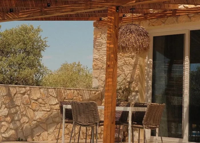 Vilă Ivanka's Skala Rachoni (Thasos)